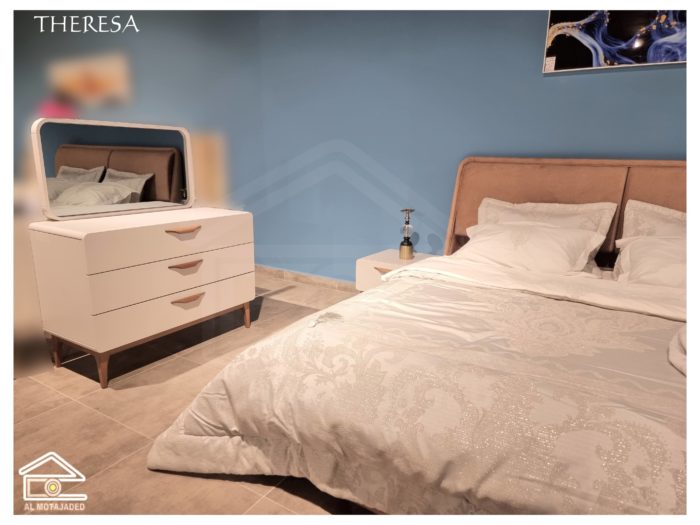 THERESA - Image 3