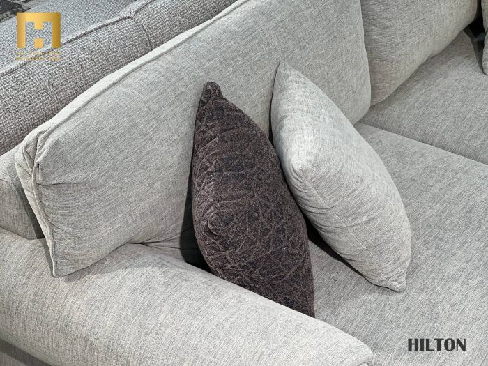 HILTON - Image 4